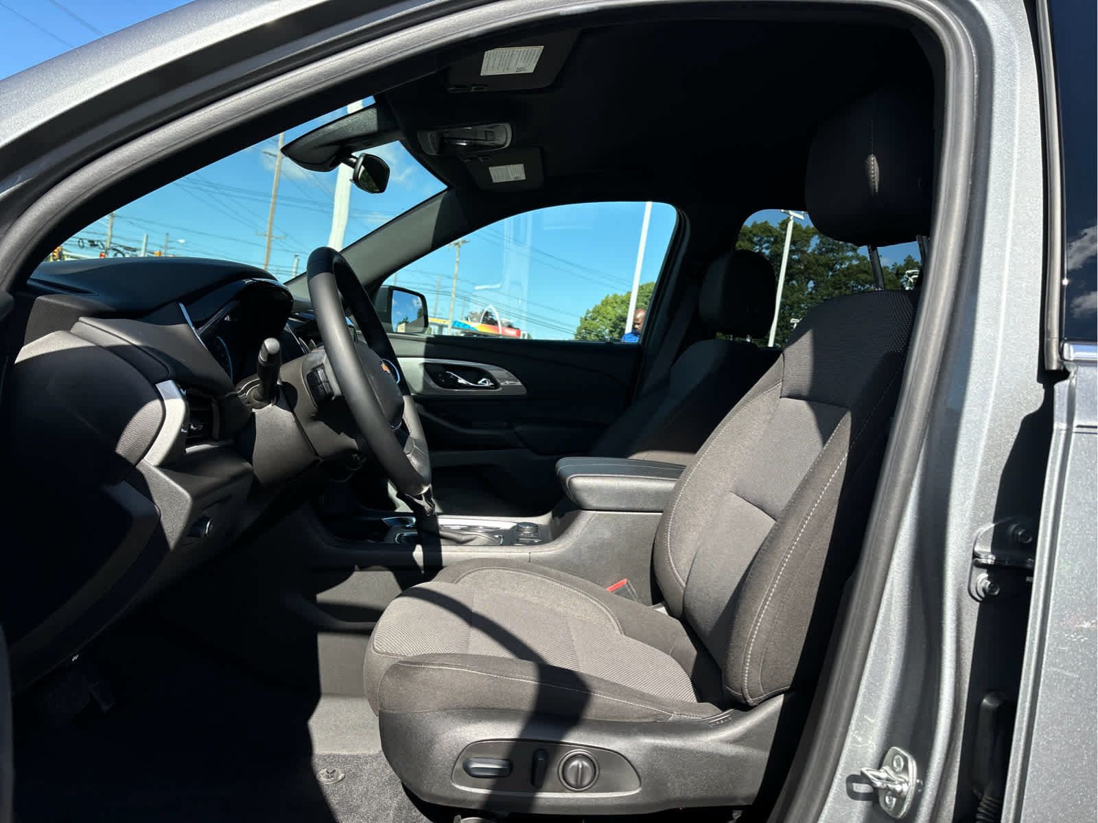 Certified 2023 Chevrolet Traverse LT FWD image 9