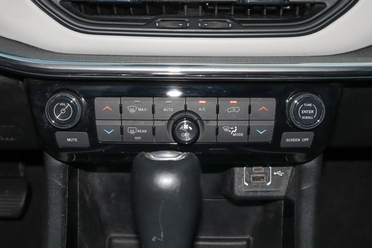 Used 2024 Jeep Compass Limited AWD/4WD image 11