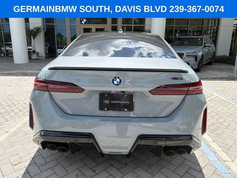 Used 2025 BMW M5 w/ Carbon Package AWD/4WD image 9