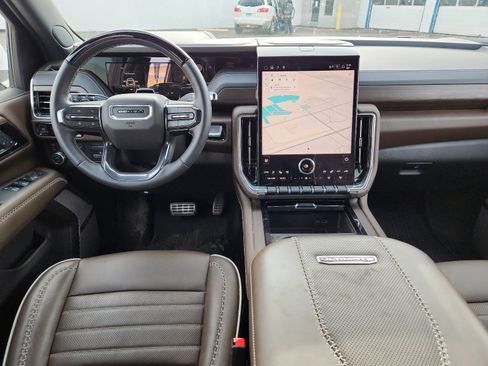 Used 2025 GMC Yukon XL Denali Ultimate w/ LPO, Floor Liner Package image 9