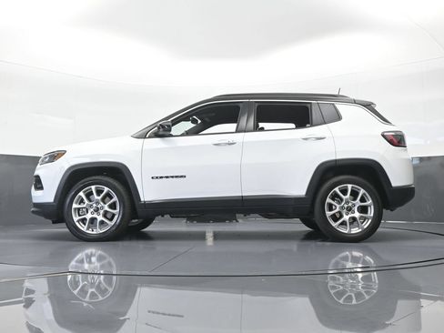 Used 2025 Jeep Compass Limited AWD/4WD image 53