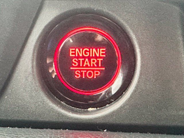 Used 2025 Honda Pilot Sport image 13