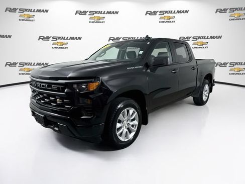 Used 2024 Chevrolet Silverado 1500 Custom AWD/4WD image 3