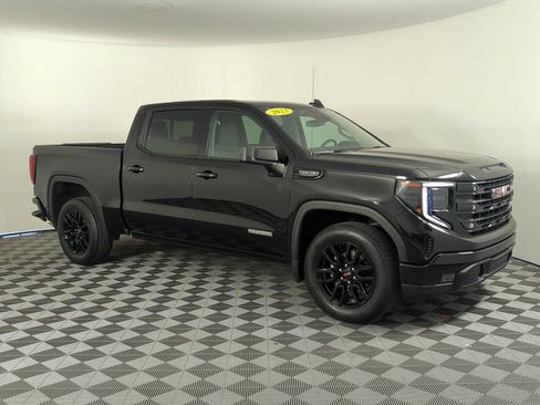 Used 2023 GMC Sierra 1500 Elevation w/ Preferred Package RWD image 8