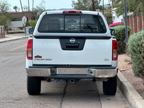 Used 2019 Nissan Frontier SV RWD image 5