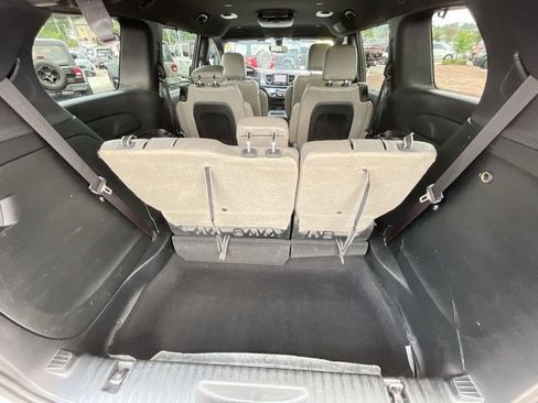 Used 2018 Chrysler Pacifica Touring Plus w/ S Appearance Package FWD image 32