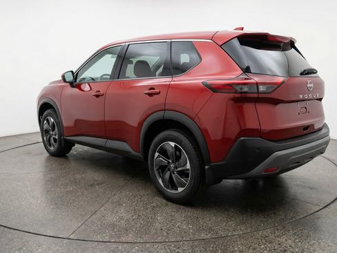 Used 2025 Nissan Rogue SV AWD/4WD image 6