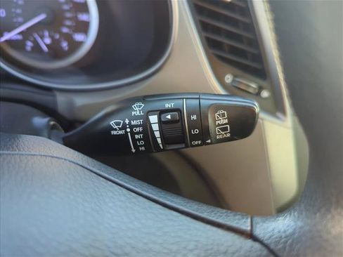 Used 2018 Hyundai Santa Fe Sport FWD image 17
