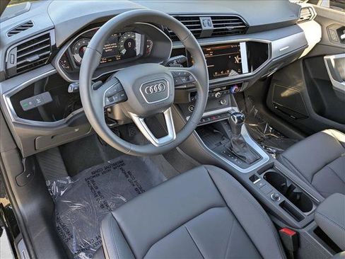 New 2025 Audi Q3 2.0T Premium image 3