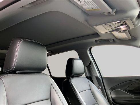 Used 2023 GMC Terrain SLT w/ Tech Package FWD image 14
