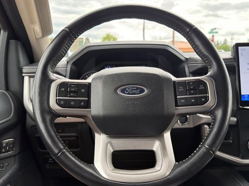 Used 2024 Ford Expedition XLT AWD/4WD image 24