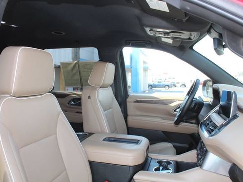 Used 2023 Chevrolet Tahoe Premier AWD/4WD image 17