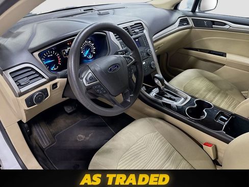 Used 2016 Ford Fusion SE FWD image 10