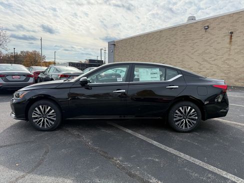New 2025 Nissan Altima 2.5 SV w/ SV Premium Package image 9