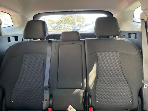 Used 2025 Kia Sportage LX image 38