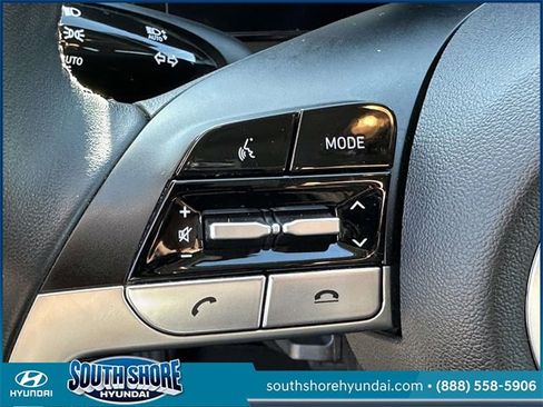 Certified 2023 Hyundai Elantra SEL w/ Convenience Package image 17