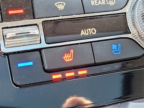 Used 2020 Lincoln Navigator Reserve w/ Luxury Package image 26