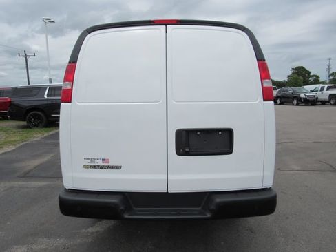 Used 2025 Chevrolet Express 2500 w/ Driver Convenience Package RWD image 4