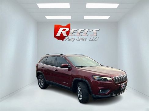 Used 2019 Jeep Cherokee Latitude Plus w/ Cold Weather Group image 3