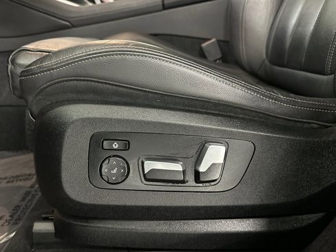 Used 2020 BMW X6 sDrive40i w/ Premium Package image 14