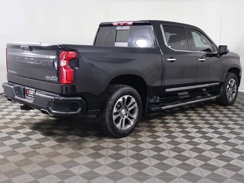 Used 2022 Chevrolet Silverado 1500 High Country w/ Technology Package AWD/4WD image 14