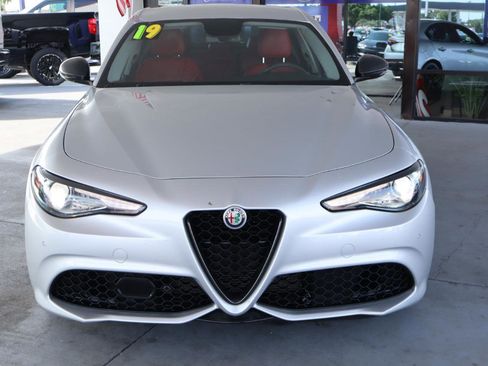 Used 2019 Alfa Romeo Giulia RWD image 13