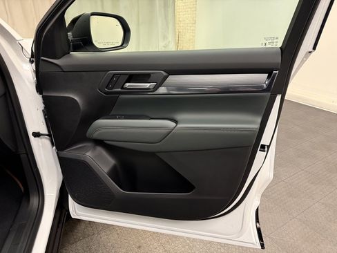 New 2026 GMC Terrain AT4 w/ LPO, Black Badging Package image 16