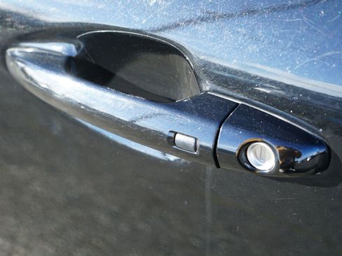 Used 2019 Kia Niro EX Premium w/ Cold Weather Package 1.0 image 10