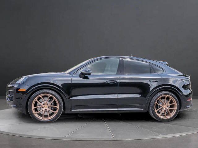 Used 2026 Porsche Cayenne GTS AWD/4WD image 2