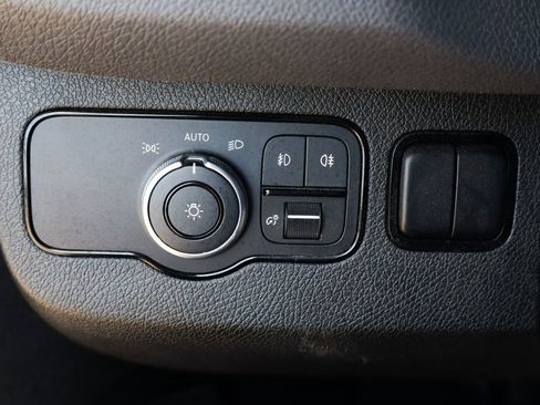 Used 2020 Mercedes-Benz Sprinter 2500 w/ Cargo Protection Package image 23