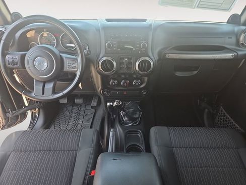 Used 2012 Jeep Wrangler Unlimited Sport AWD/4WD image 10