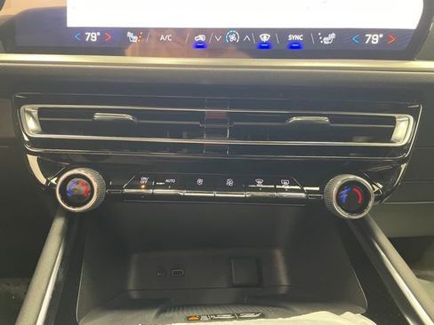 New 2026 Chevrolet Traverse LT image 6