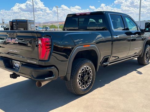 Used 2024 GMC Sierra 3500 Denali w/ Denali Reserve Package AWD/4WD image 5