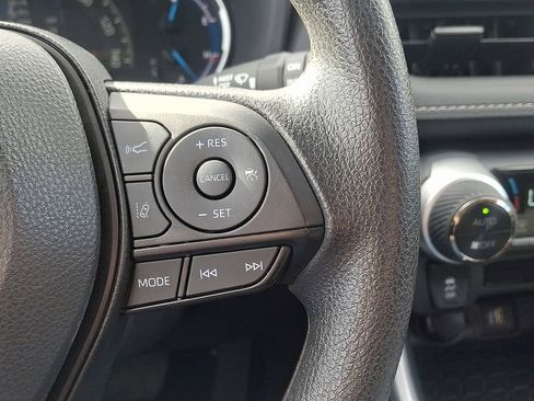 Used 2025 Toyota RAV4 XLE image 22