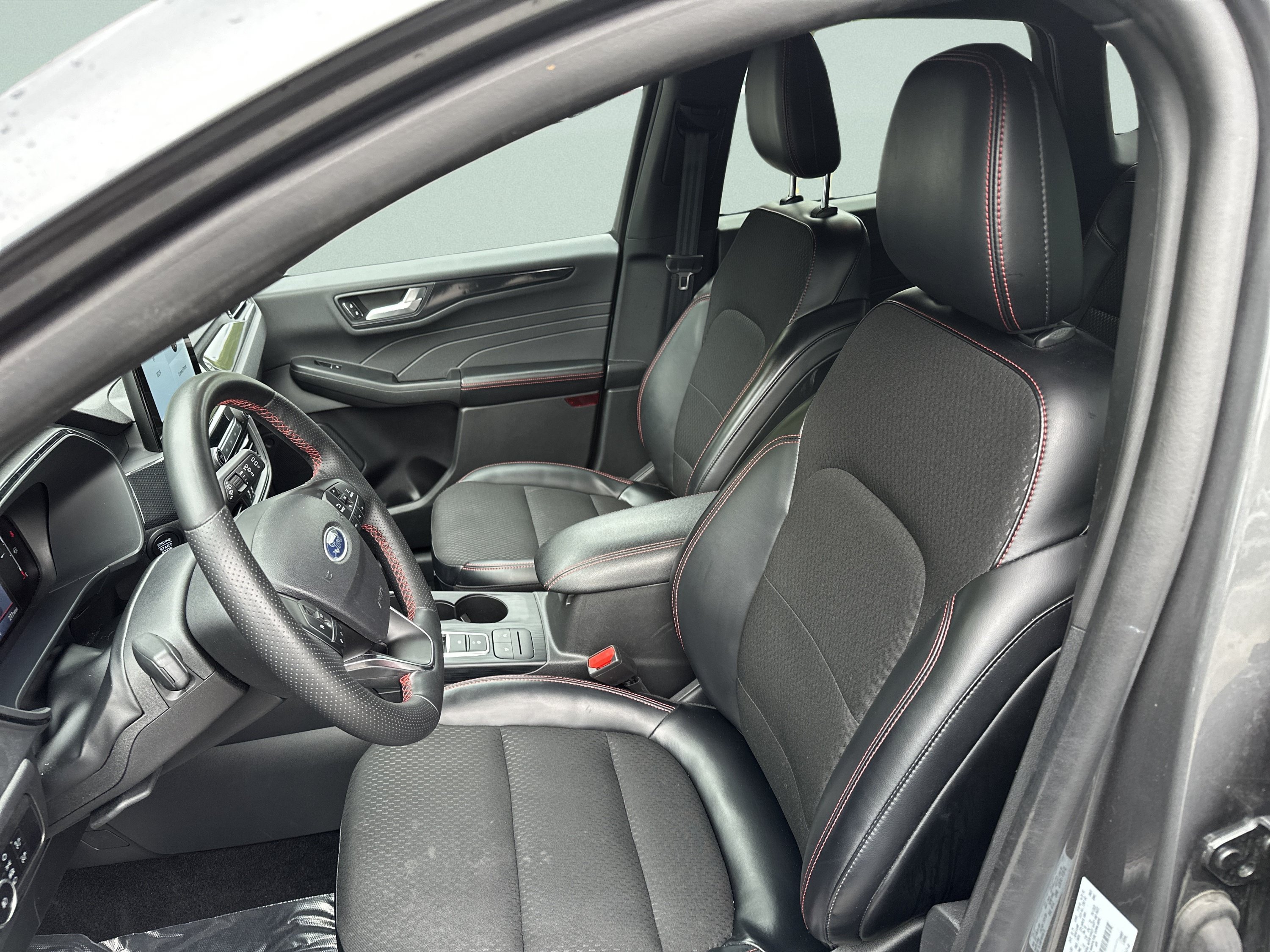 Used 2025 Ford Escape ST-Line Select AWD/4WD image 15