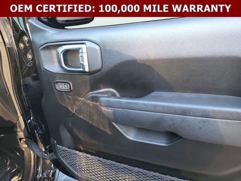 Certified 2025 Jeep Gladiator Sport AWD/4WD image 24