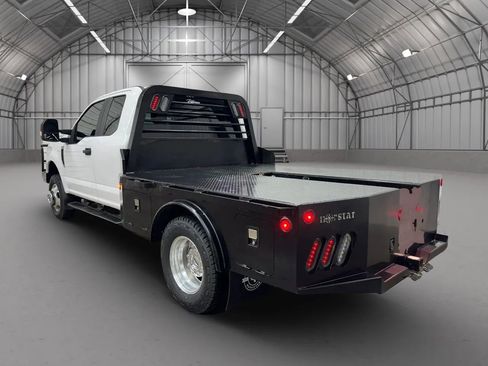 Used 2020 Ford F350 XL w/ STX Appearance Package AWD/4WD image 3