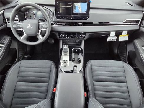 New 2026 Mitsubishi Outlander LE FWD image 7