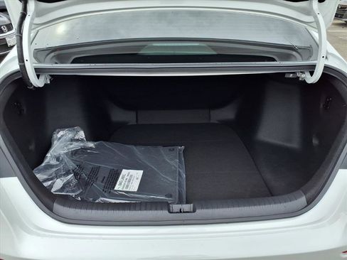 Certified 2025 Honda Accord LX image 18