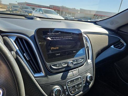 Used 2024 Chevrolet Malibu LT image 17