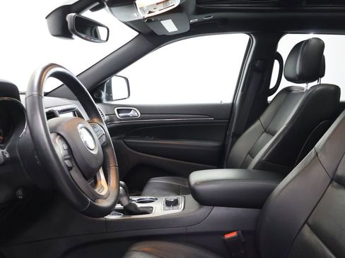 Used 2018 Jeep Grand Cherokee Limited image 13