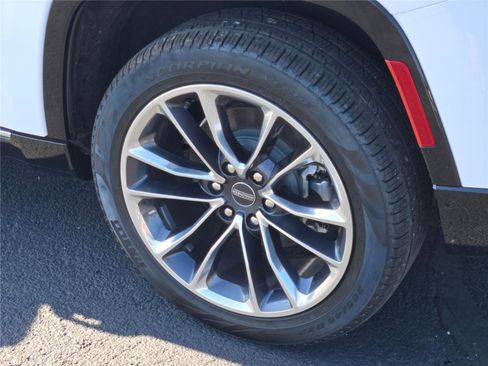 Used 2024 Jeep Wagoneer Series III w/ Premium Group I image 21