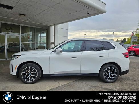 Used 2025 BMW X3 xDrive30i w/ Premium Package image 6