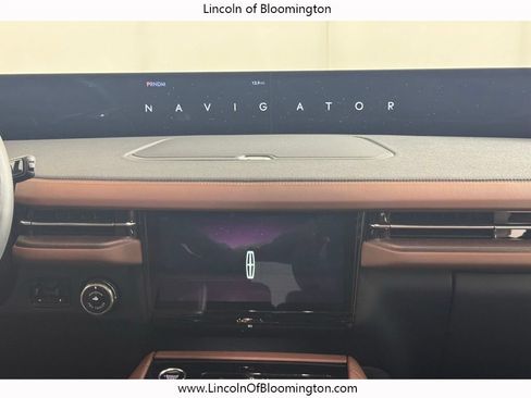 New 2026 Lincoln Navigator Reserve AWD/4WD image 26