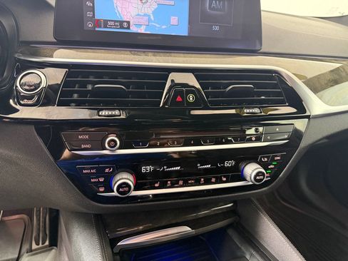 Used 2019 BMW 530i w/ M Sport Package RWD image 19