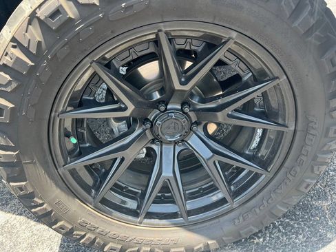 Used 2023 Ford F150 XLT AWD/4WD image 3