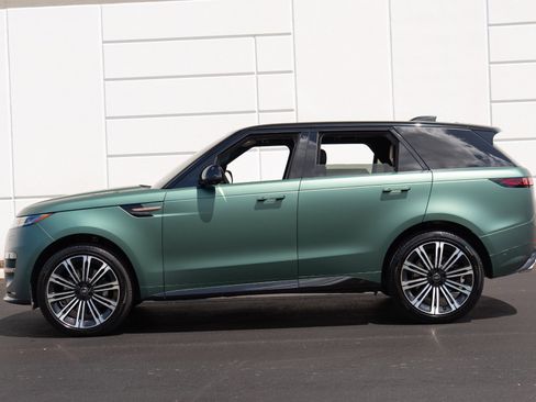 Used 2025 Land Rover Range Rover Sport Dynamic SE AWD/4WD image 21