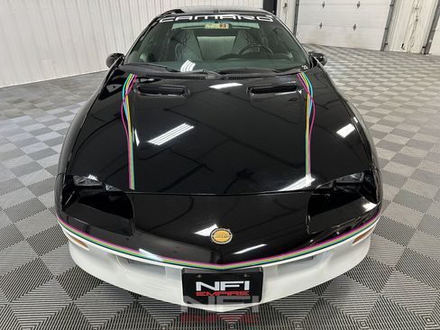 Used 1993 Chevrolet Camaro Z28 RWD image 4