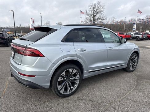Used 2025 Audi Q8 Premium image 6