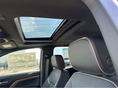 New 2026 GMC Canyon Denali image 24